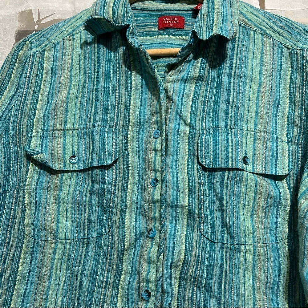 Valerie Stevens Button down shirt - Picture 3 of 5